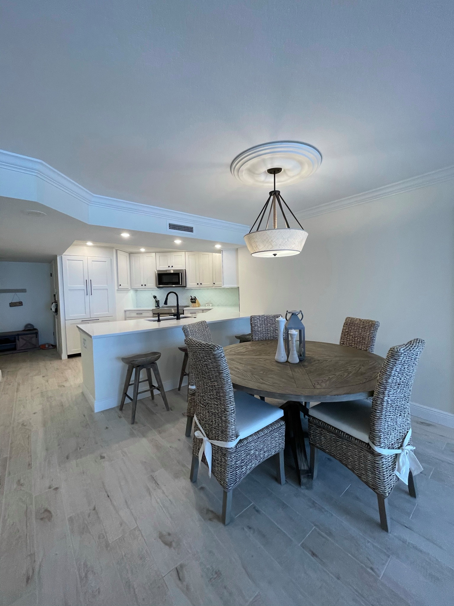 OCEAN FRONT CONDO KITCHEN