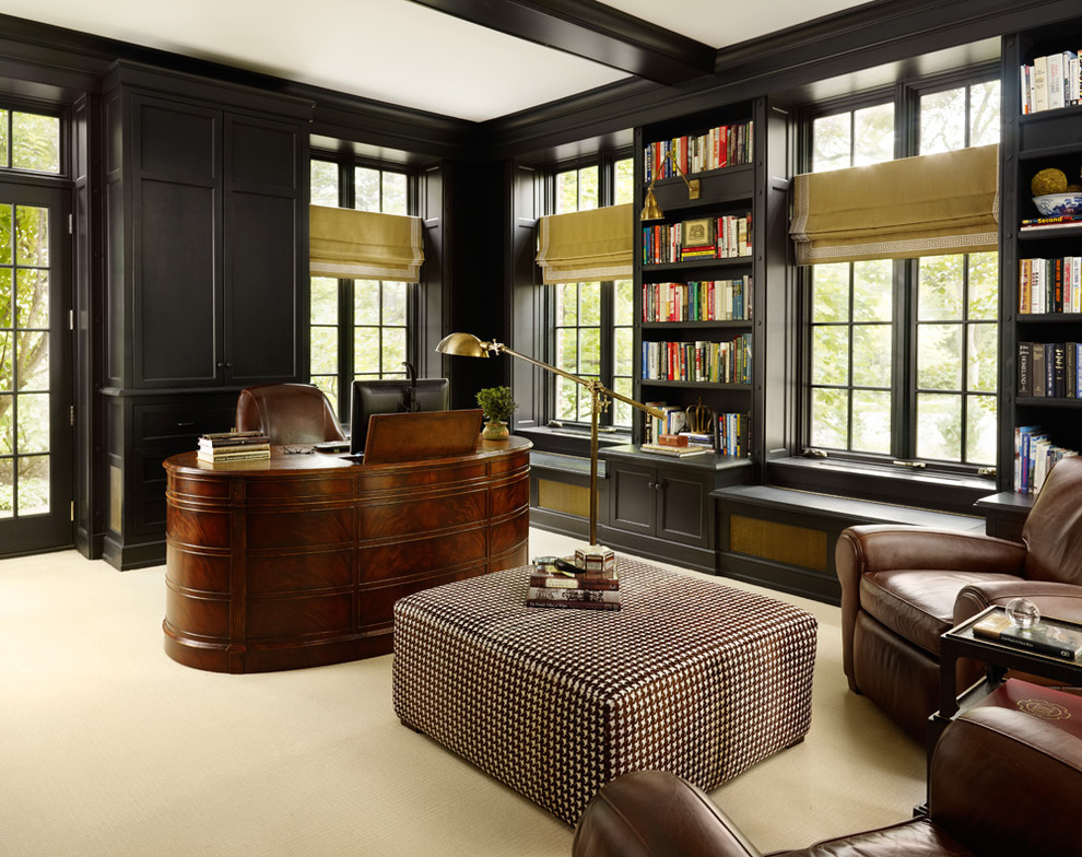 This is an example of a traditional home office in Chicago.