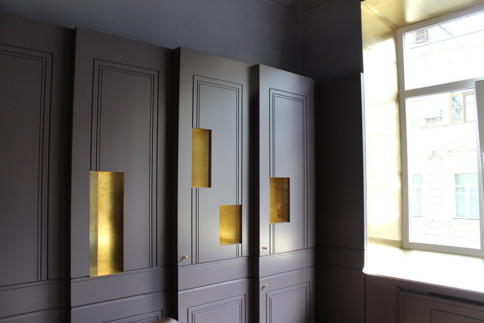 Стильный кабинет с латунными акцентами