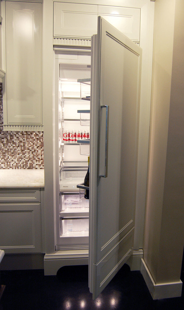 Example of a transitional kitchen design in Miami