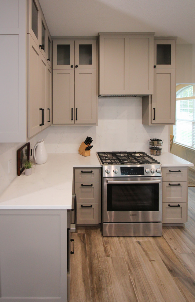 Home design - transitional home design idea in Austin