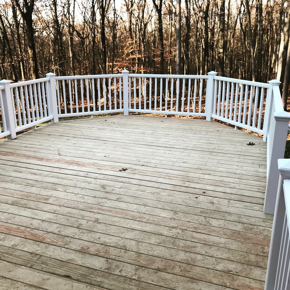 Octogonal Treated and Composite Deck