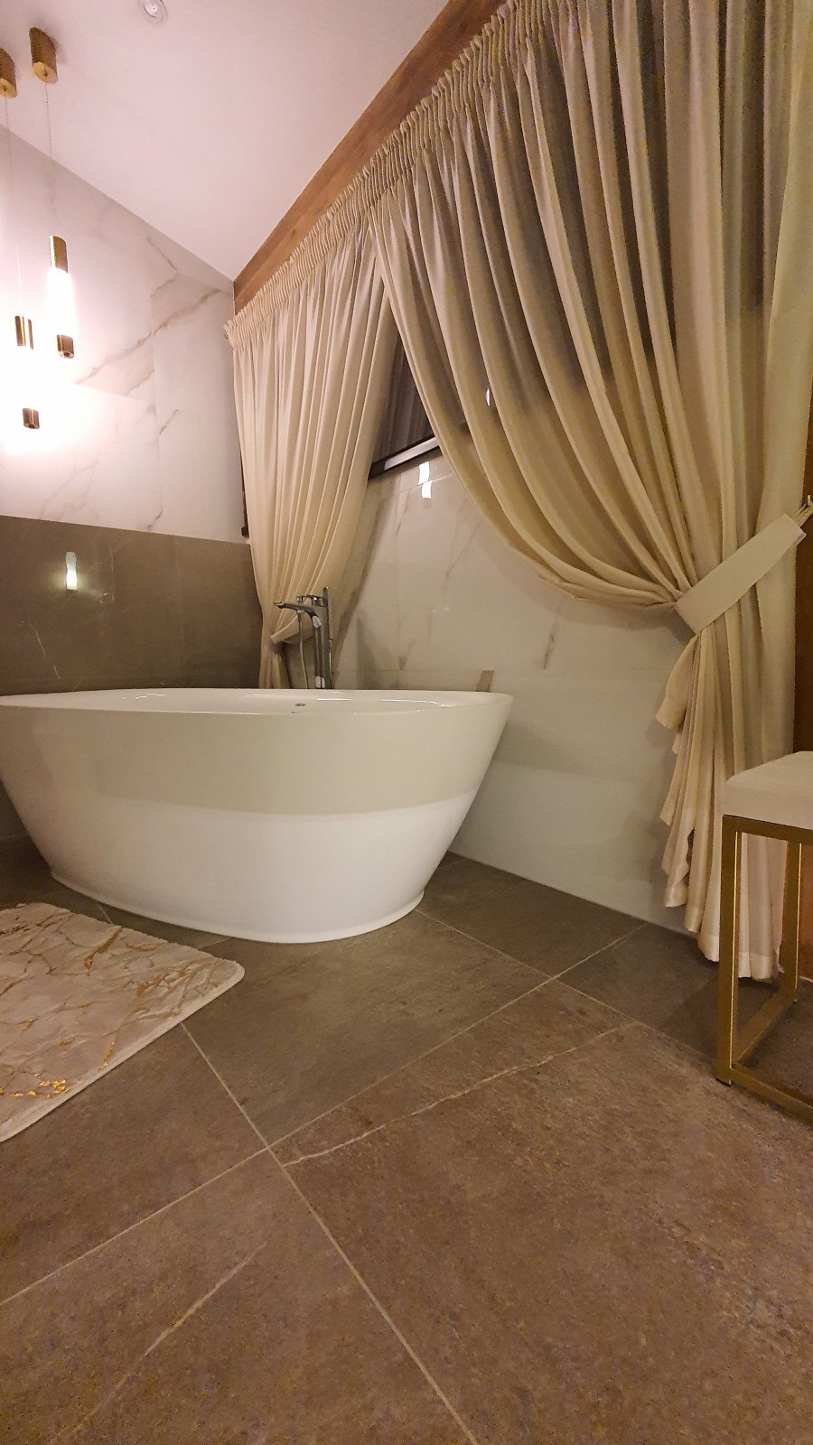 Шторы в ванной комнате