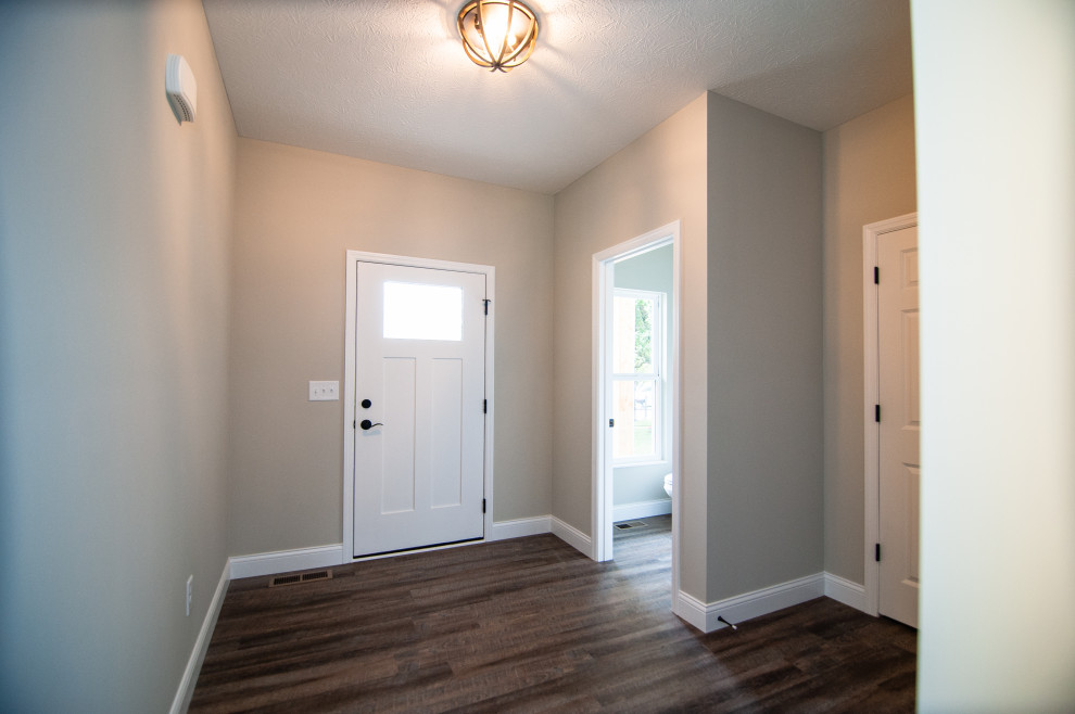 New 2 story home in Morrow