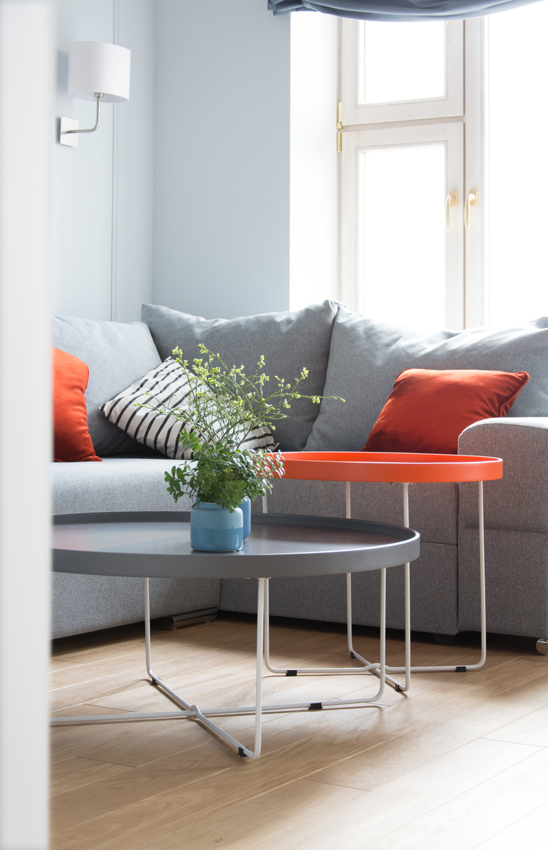 Легкая квартира с темной спальней