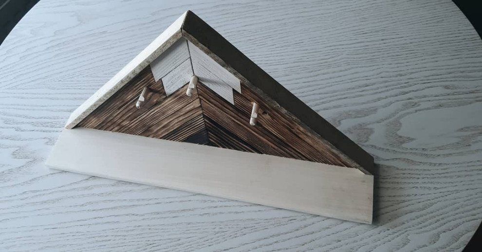 Пано из дерева. Ключница.