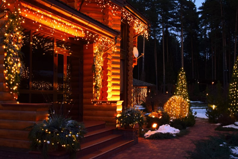 Новый год стучится в дверь