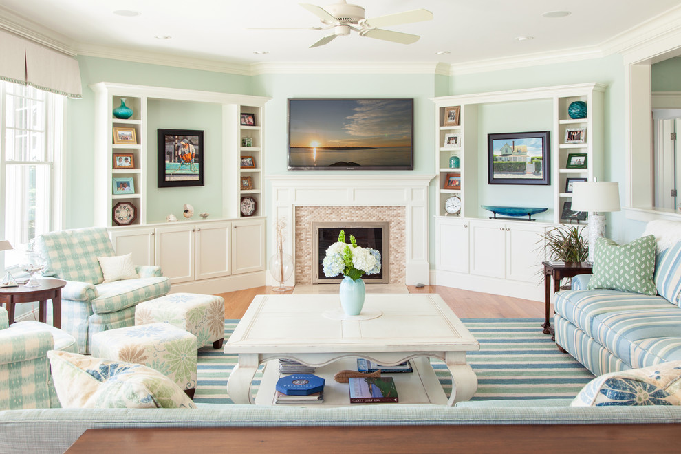 Photo of a beach style family room in Boston.
