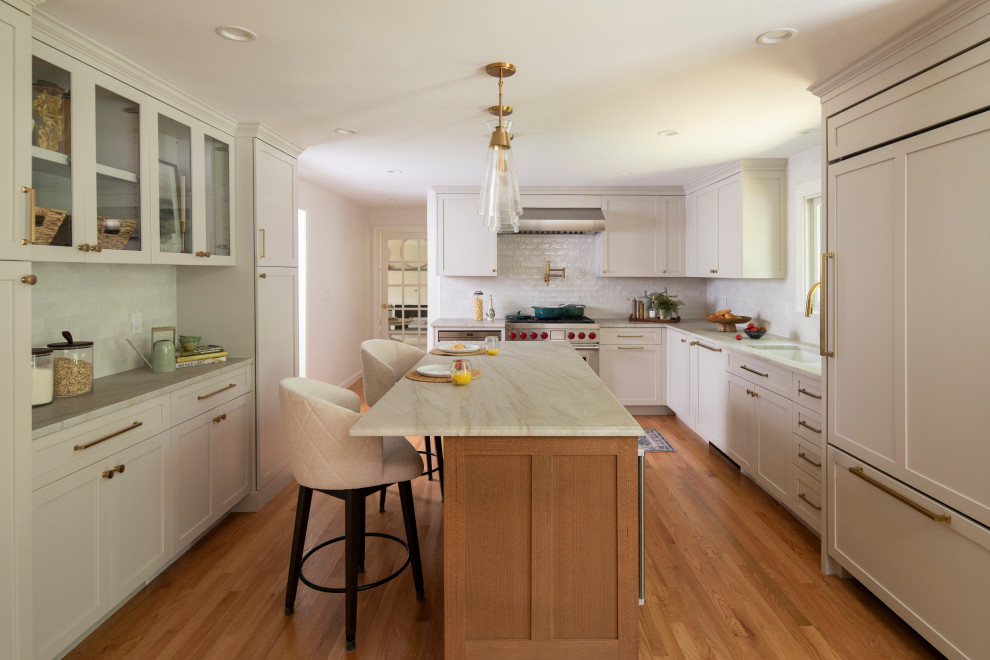 Kitchen - transitional kitchen idea in Boston