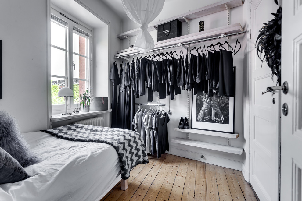 This is an example of a scandinavian storage and wardrobe in Stockholm.