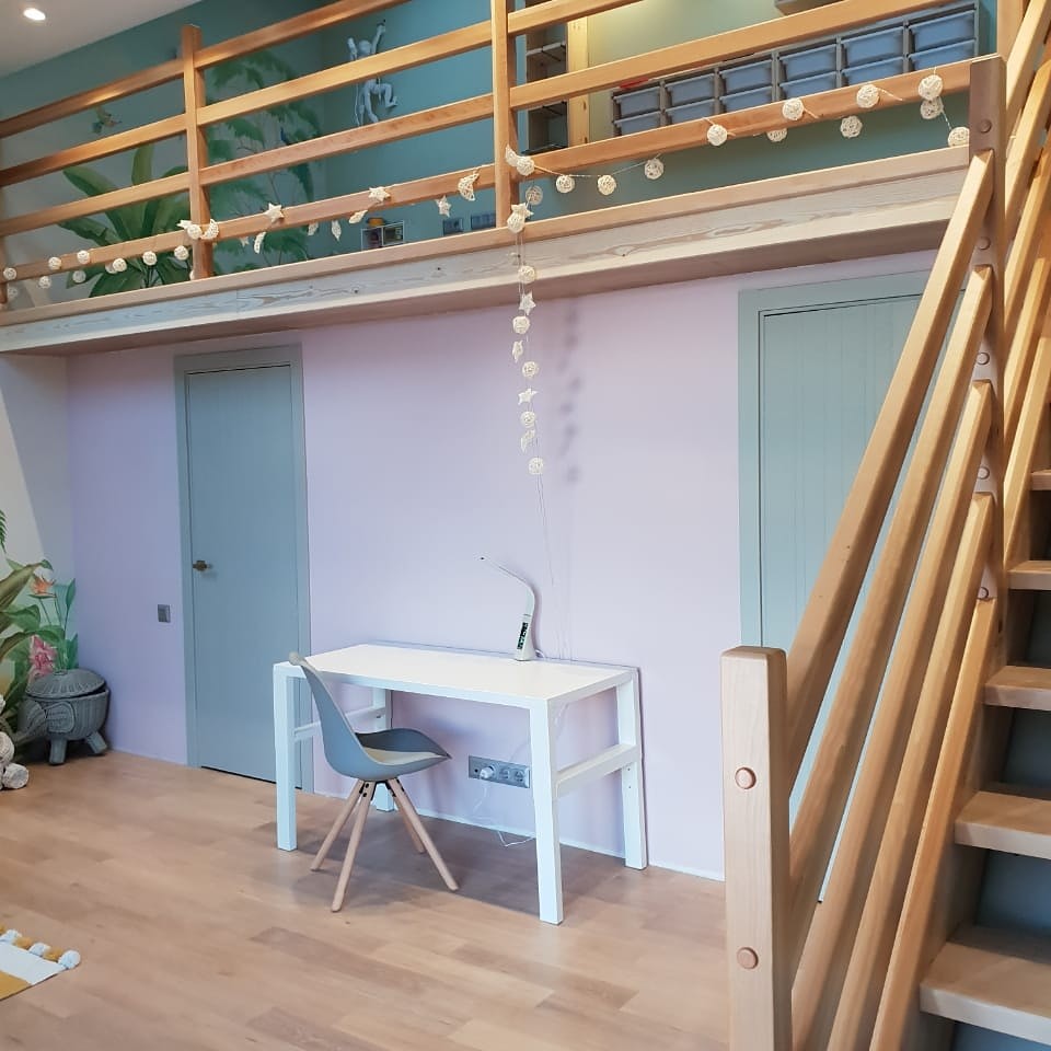 Деревянная  лестница