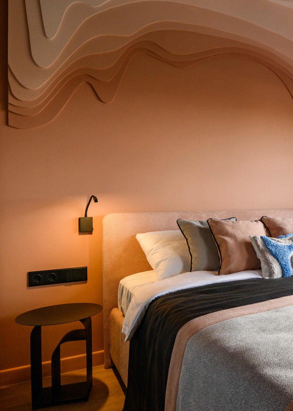 Светильник настенный регулируемый светодиодный KNOB 40118/LED черный