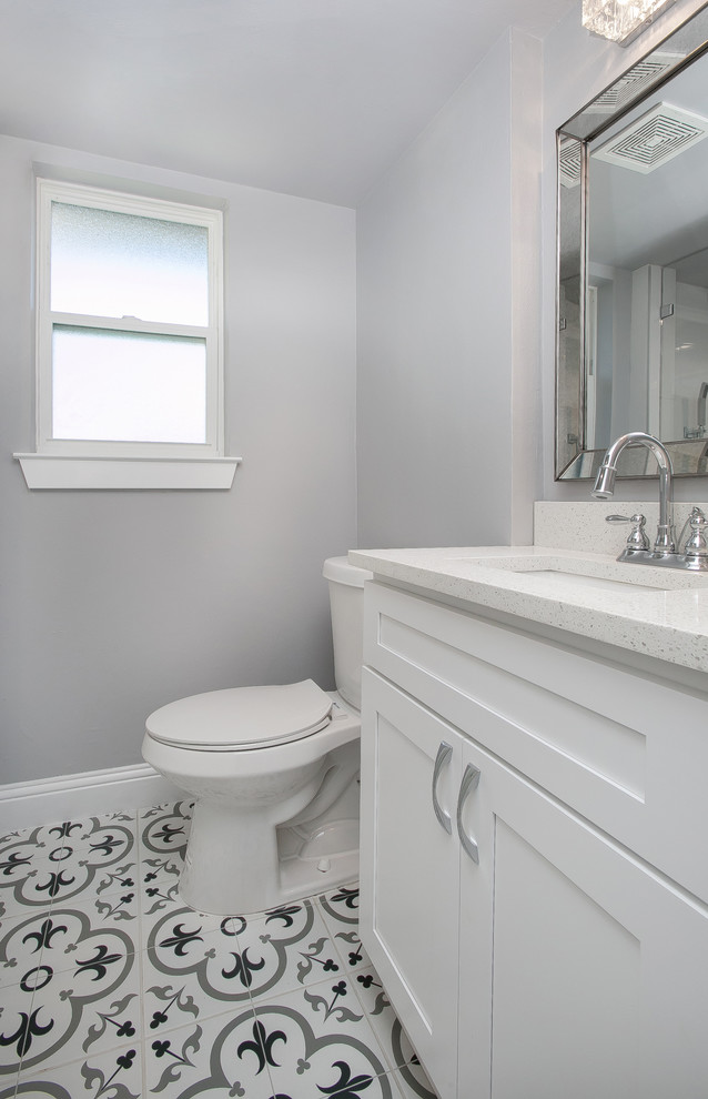 Photo of a small transitional master bathroom in Dallas.