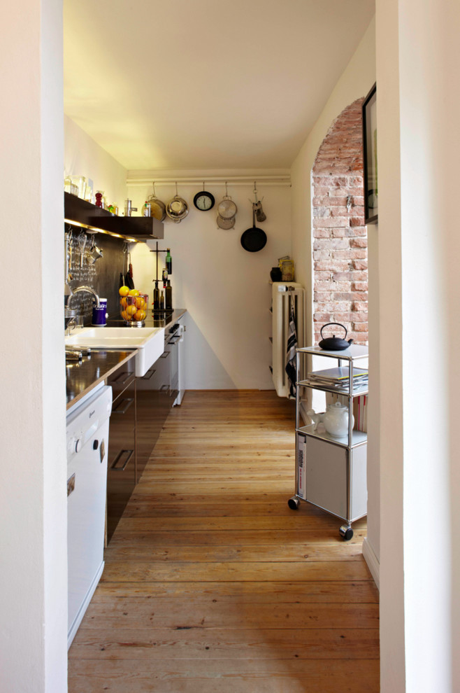 Design ideas for a transitional kitchen in Bremen.