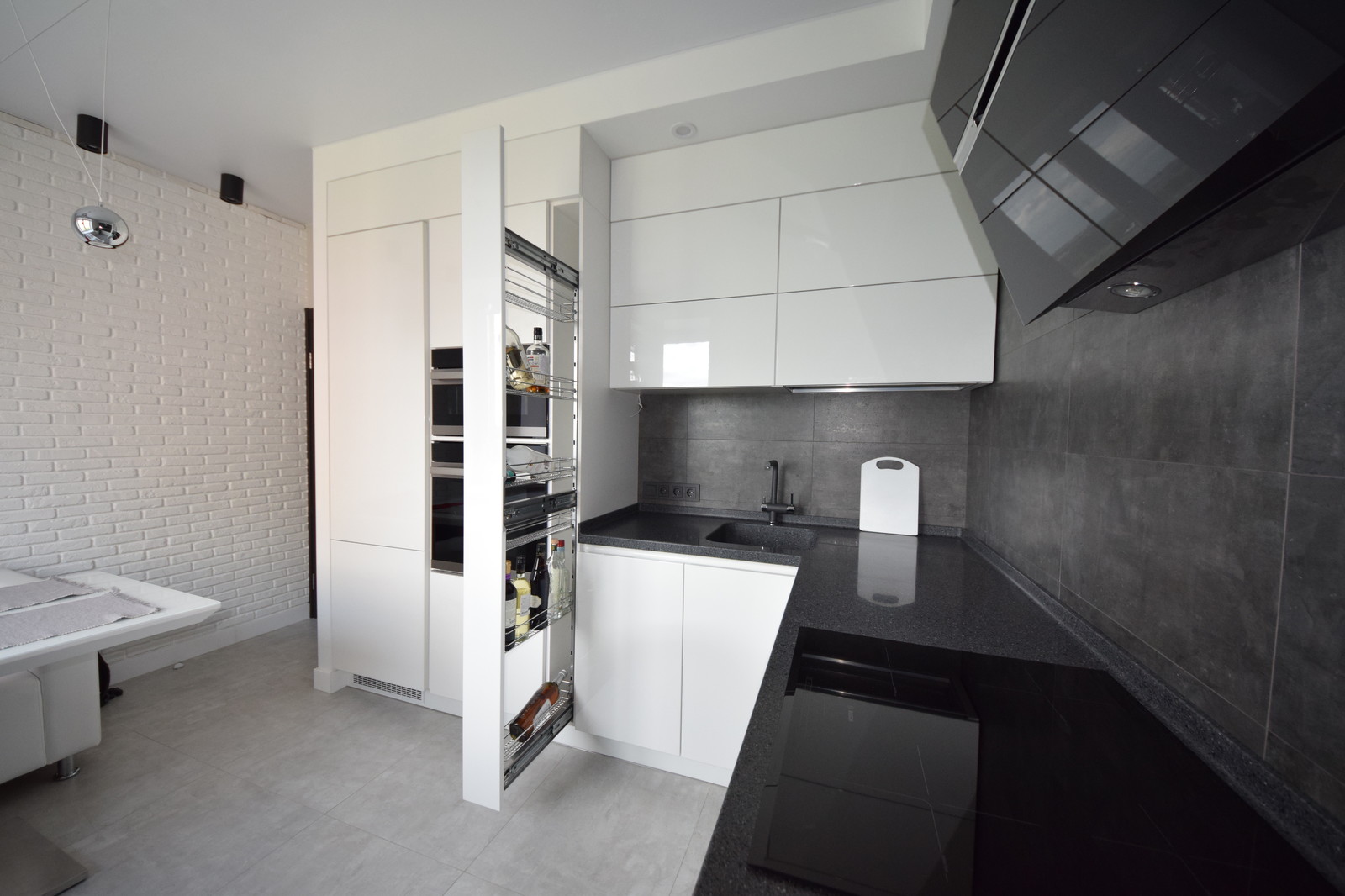 Черно-белый минимализм