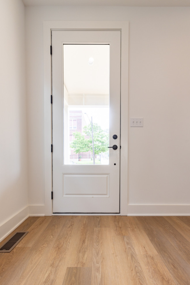 Transitional entryway photo in Indianapolis