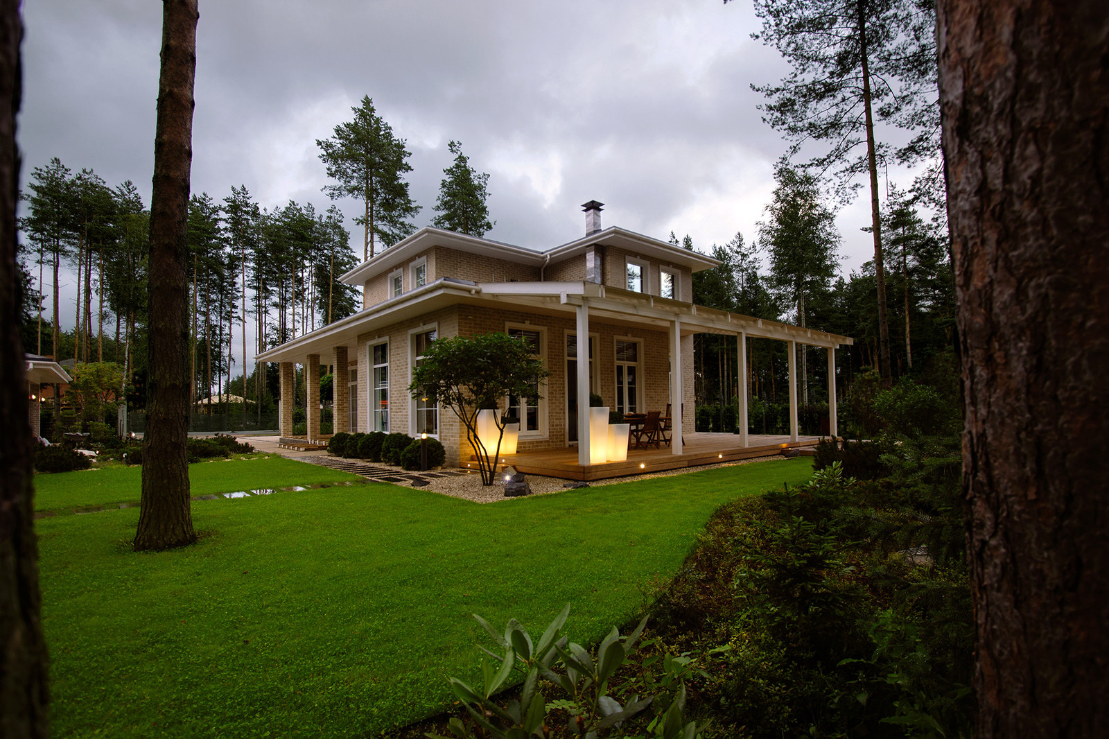 Сад в ''Охтинском парке''.