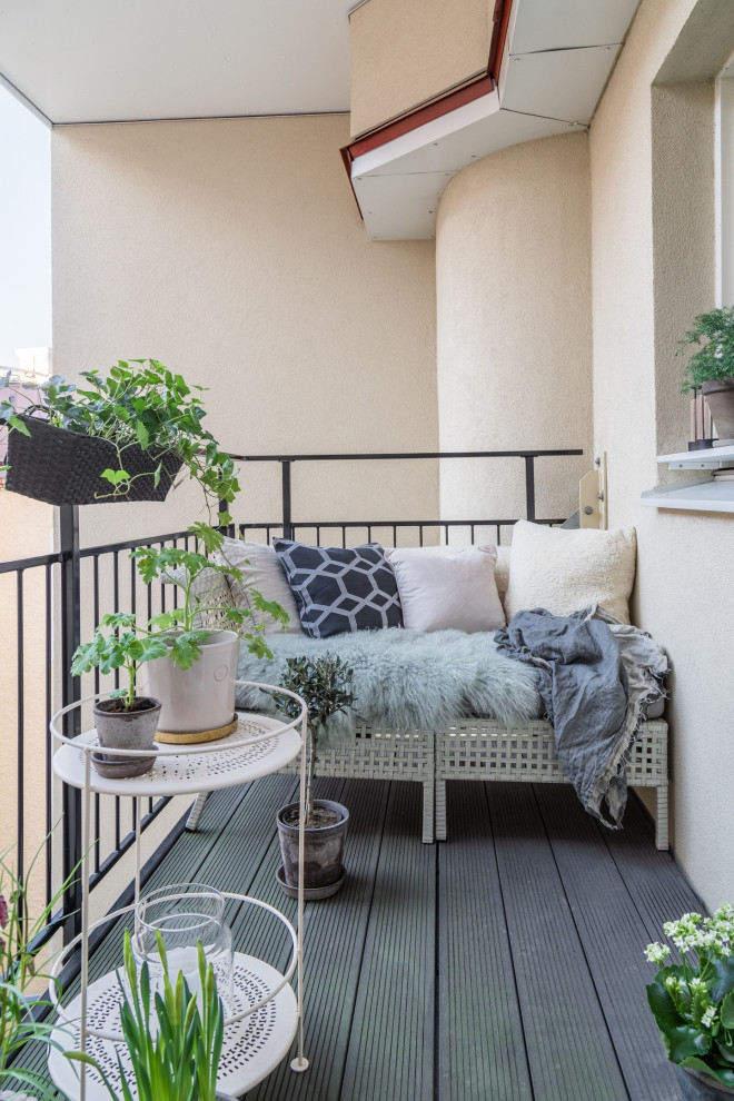 Inspiration for a scandinavian balcony in Moscow.