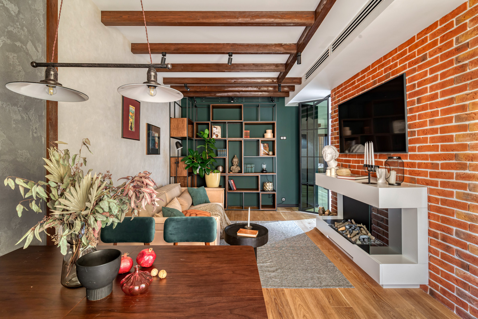 Трехкомнатная квартира в центре Москвы