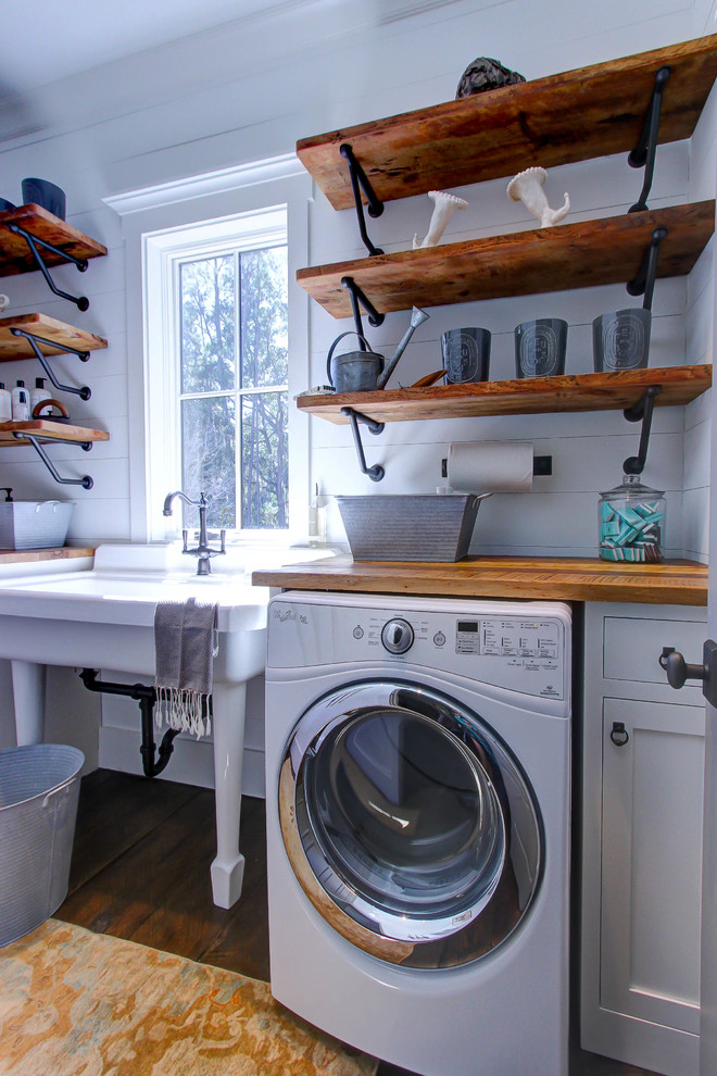 Photo of a country laundry room in Atlanta.