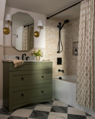 Shower Curtain or Shower Door: Which Is Right for You?