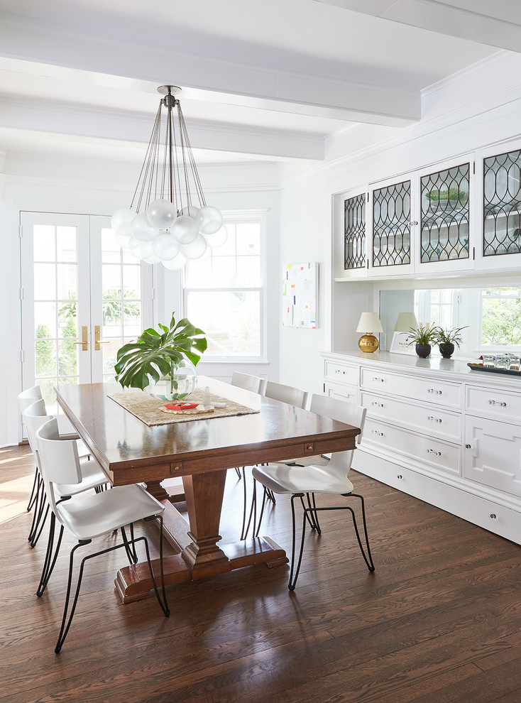 Inspiration for a transitional home design remodel in Minneapolis