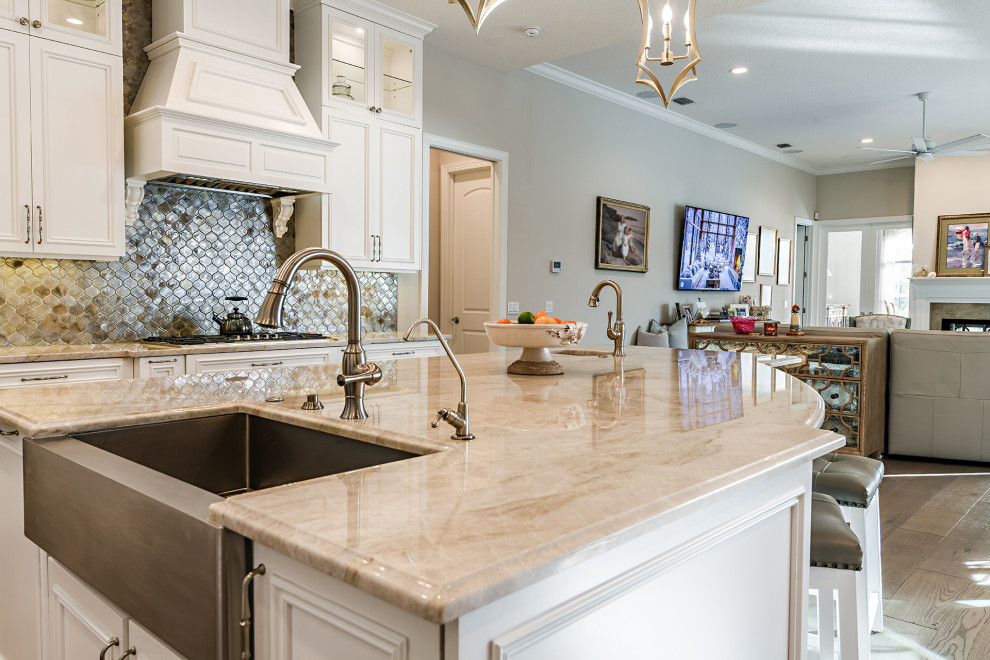 Example of a transitional kitchen design in Tampa