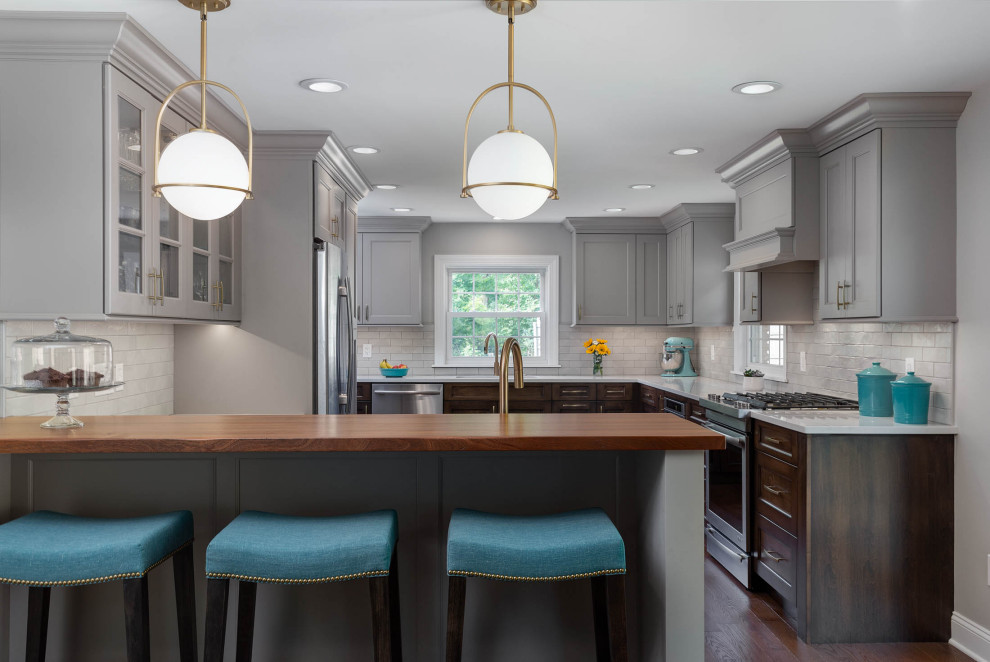 Large transitional kitchen photo