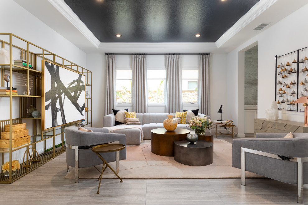 Пример оригинального дизайна: парадная, изолированная гостиная комната в стиле неоклассика (современная классика) с белыми стенами, паркетным полом среднего тона и коричневым полом без камина, телевизора