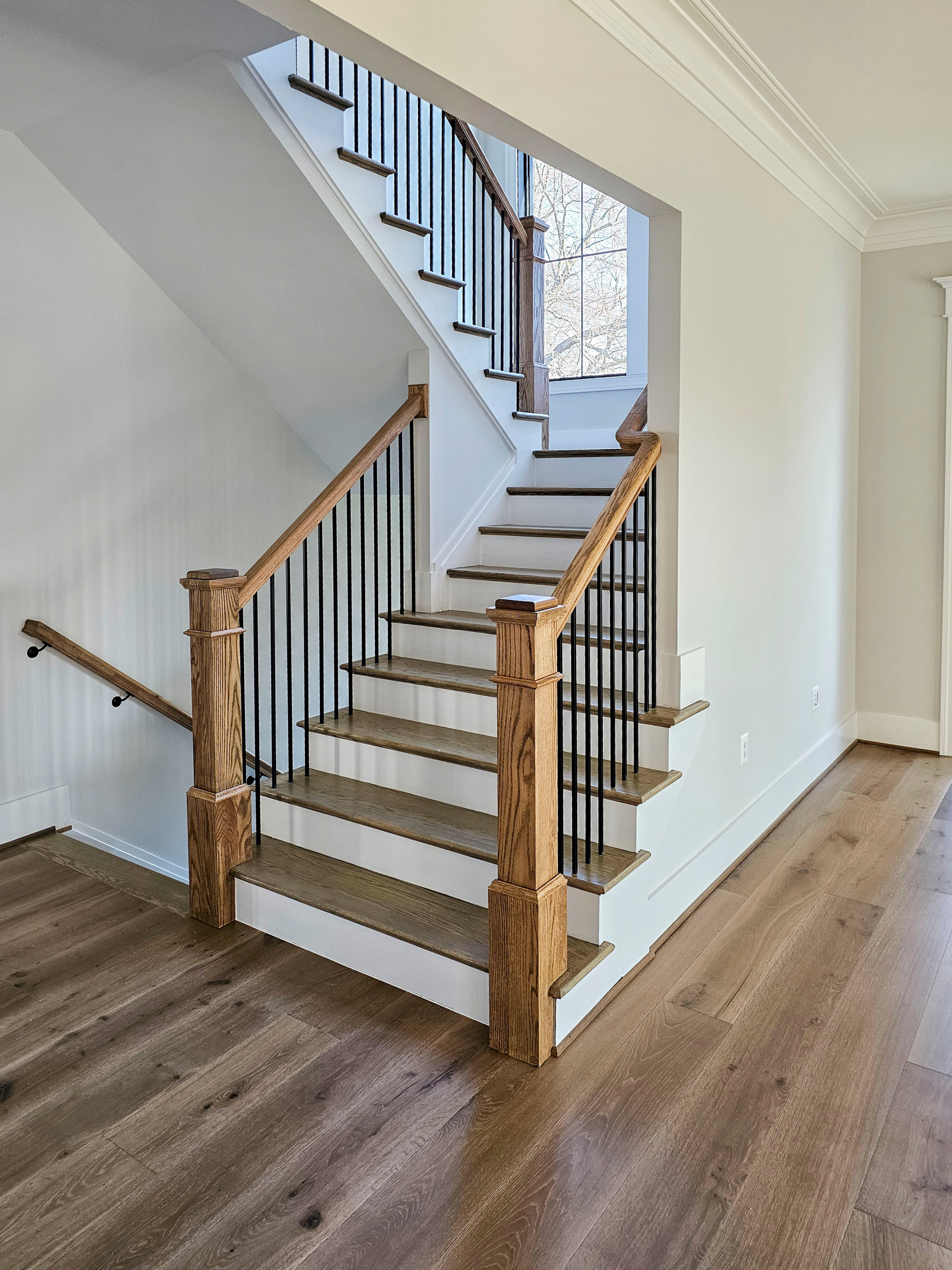 105_Modern and Bold U-Shaped Staircase, Vienna VA 22180