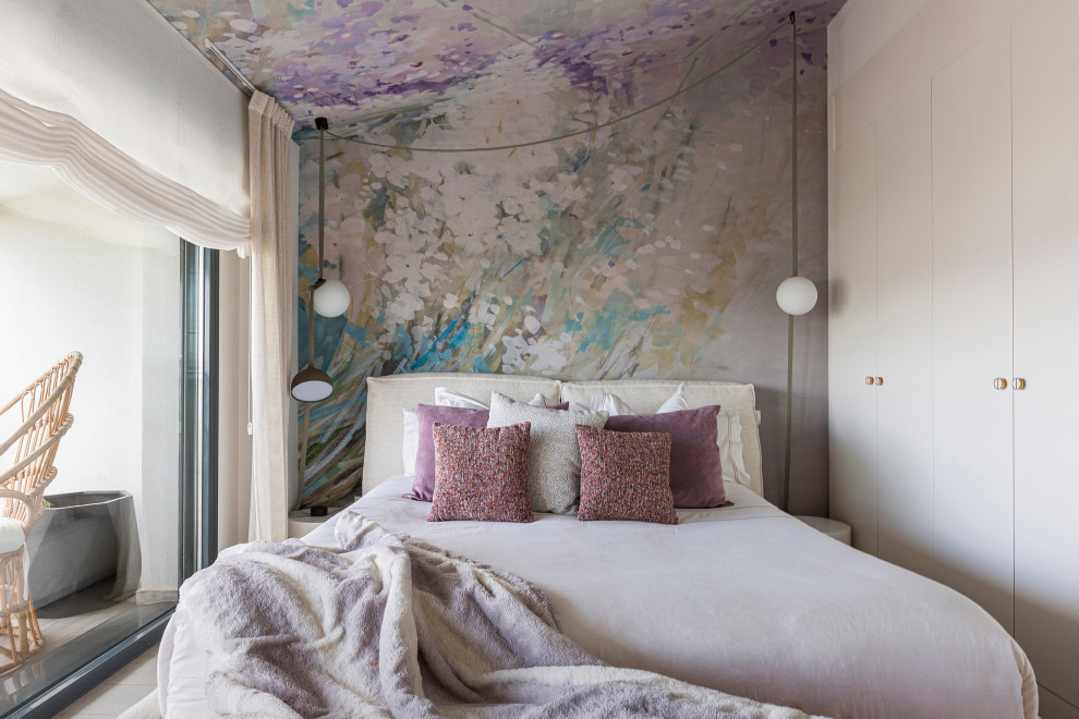 Diseño de dormitorio beige y blanco contemporáneo