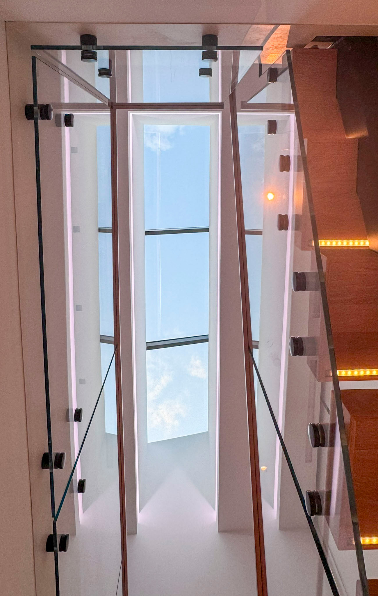 126_Visually Open and Light Contemporary Staircase, Mclean, VA 22102