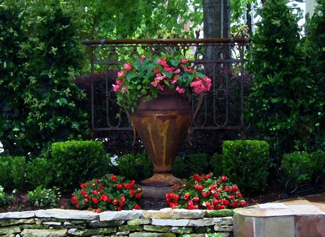 Eclectic Landscape Houston Townhouse Pocket Garden eclectic-landscape