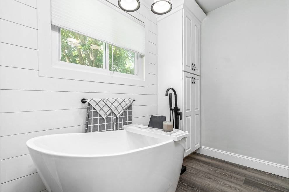 Lake Bathroom & New Flooring update
