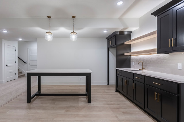 Blondo Ridges | Spring 2024 minimalistisch-hausbar