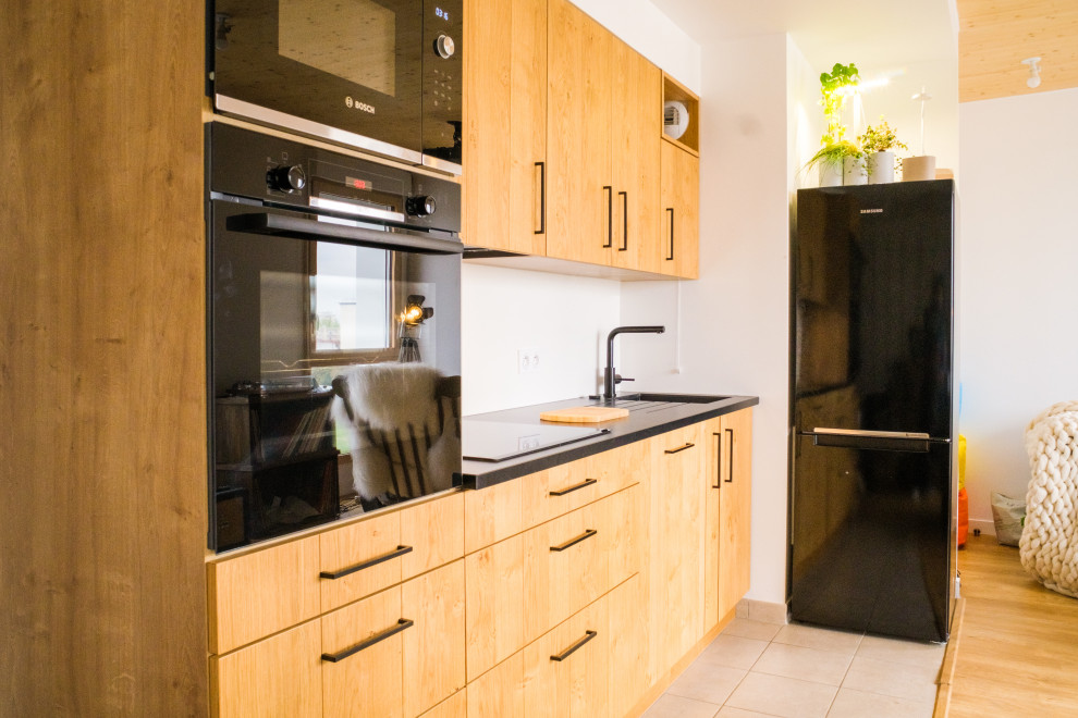Réalisation Cuisine sur mesure en chêne et noir mat - Modern - Kitchen ...