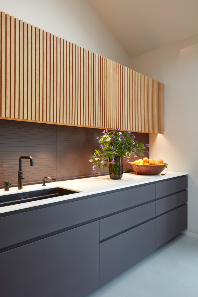 This is an example of a contemporary kitchen in Dusseldorf.