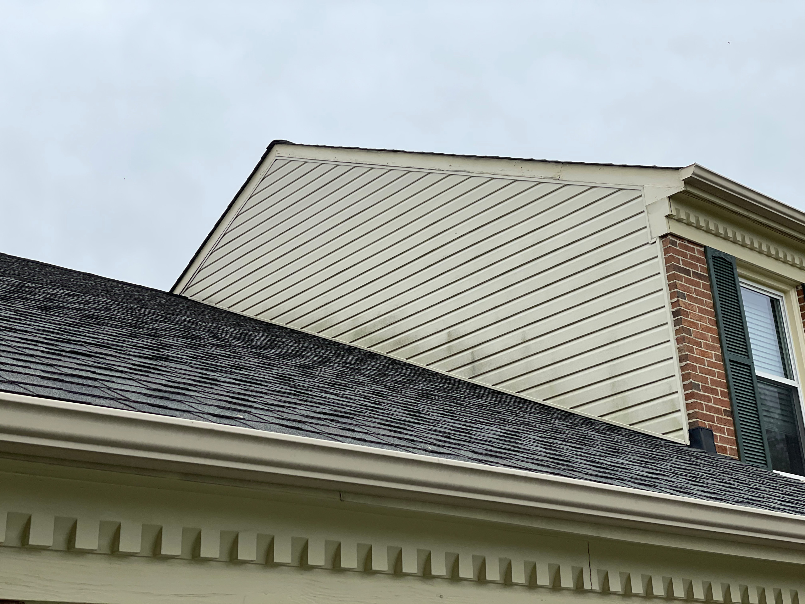 Trim repairs & siding power wash