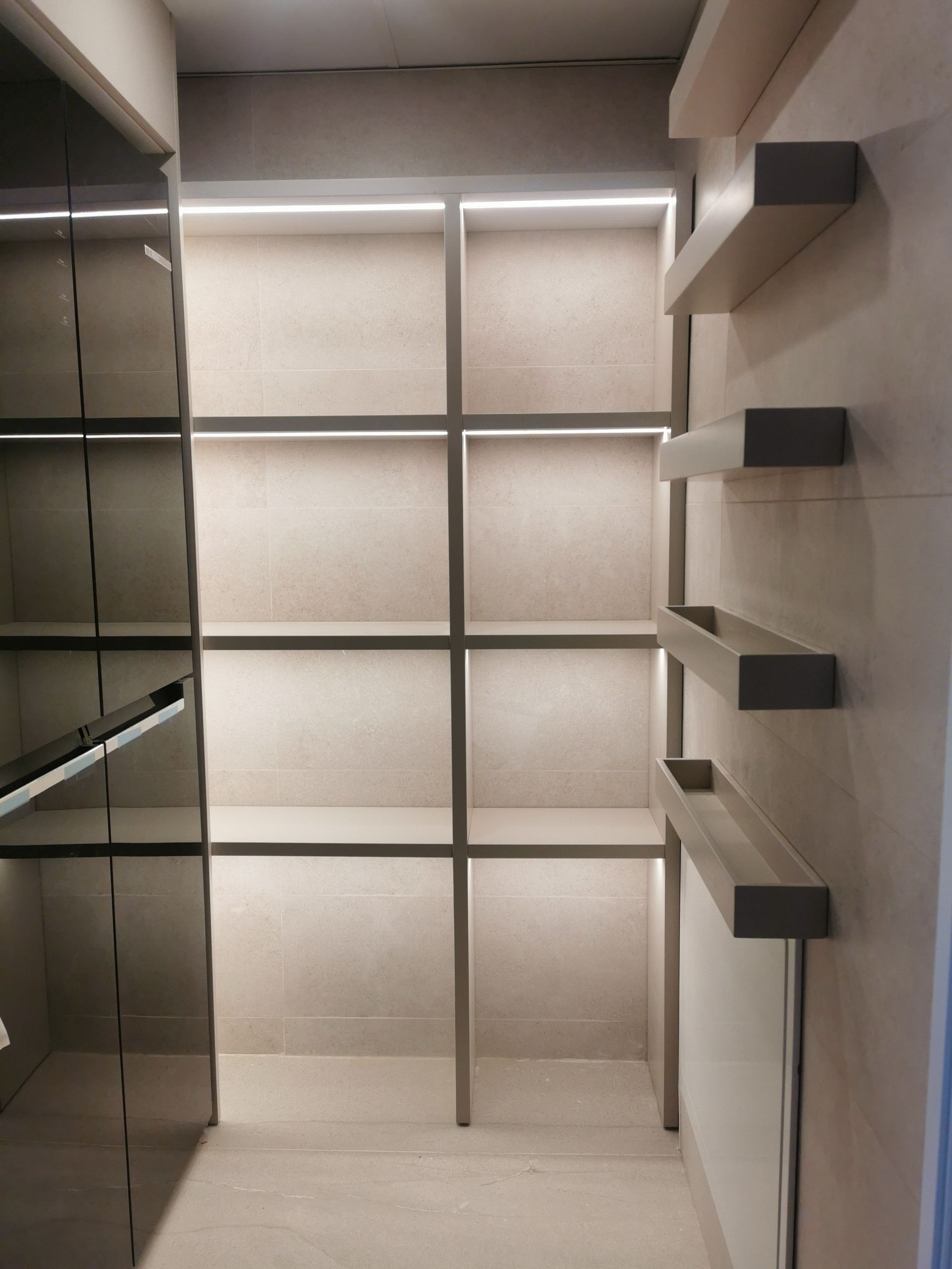 Proyecto de interiorismo y reforma integral ático -Valencia