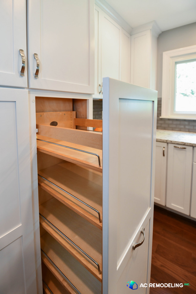 Transitional kitchen photo in DC Metro