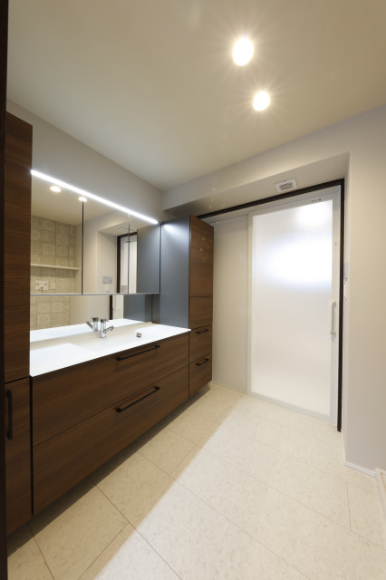 井口町の家　ー陽だまりの家ー contemporain-toilettes