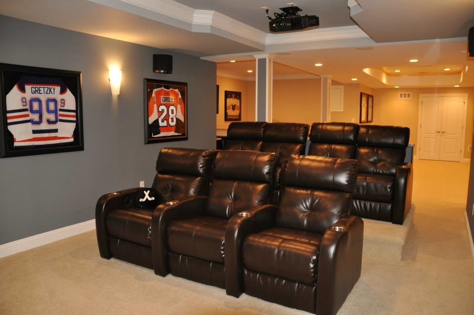 Photo of a traditional home theatre in Philadelphia.