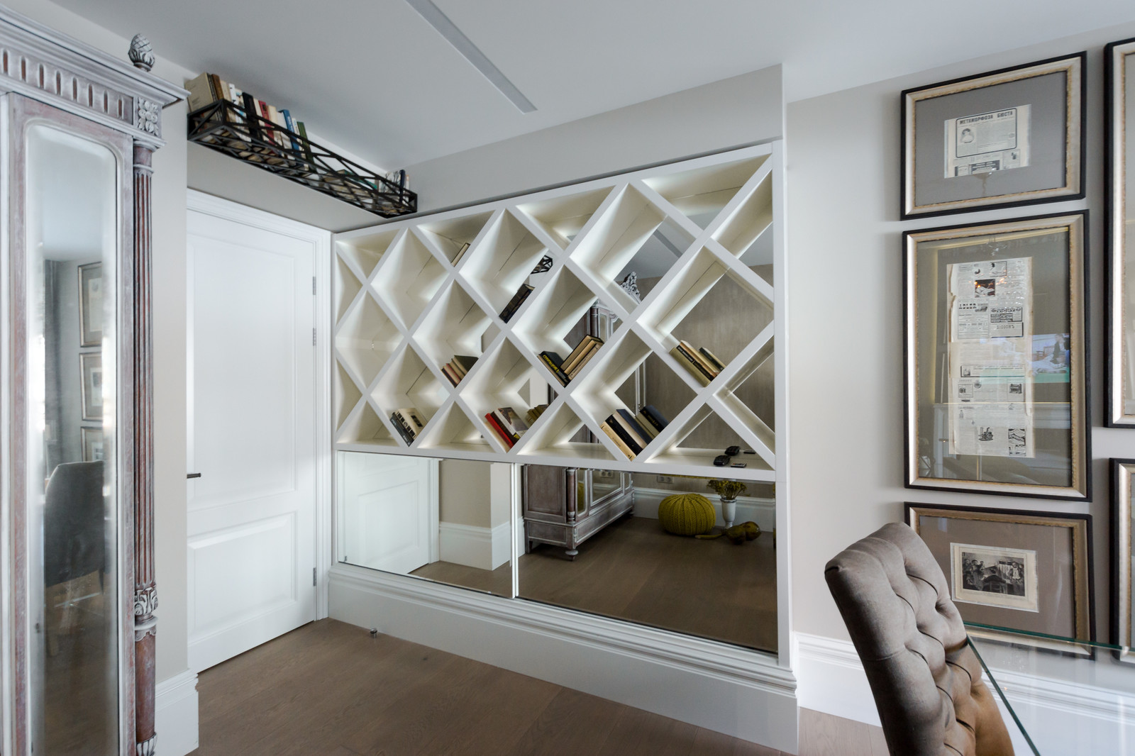 Спальня с клубком и чайниками.ТВ программа "Квартирный вопрос"