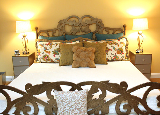 Custom Bedding eclettico-camera-da-letto
