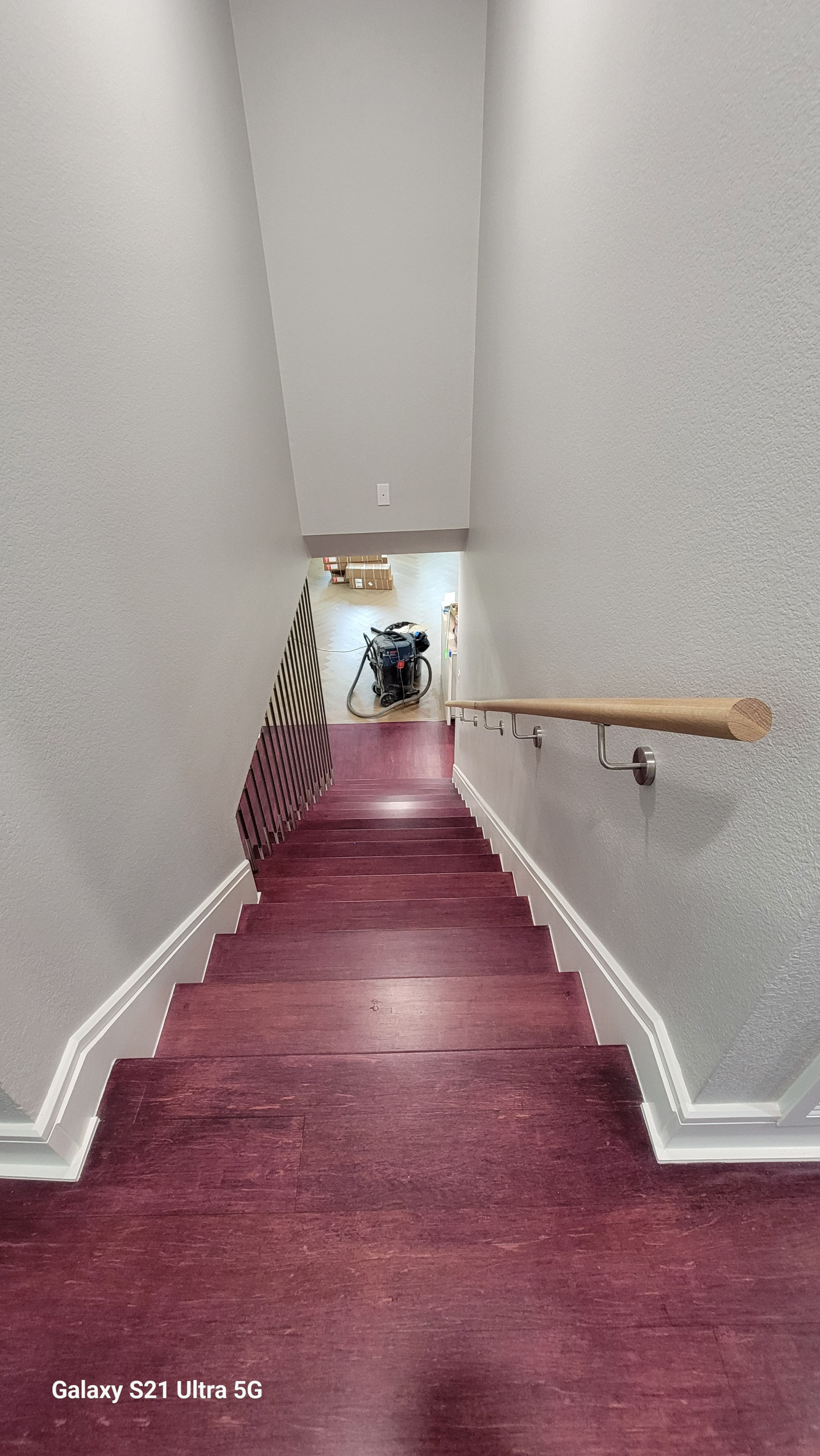 FULL  MODERN REMODELATION HOME / NEW FLOORING, CUSTOM HANDRAIL