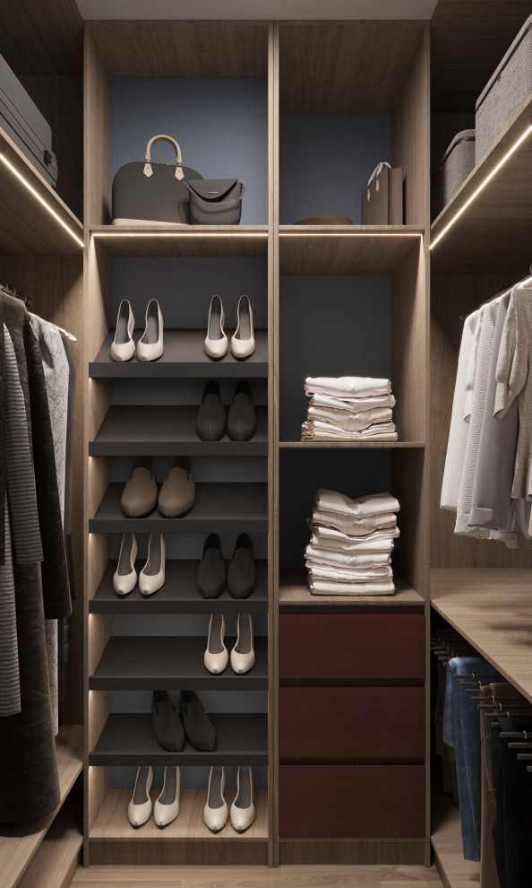 Маленькая гардеробная комната