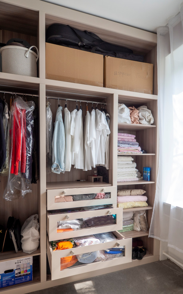 Функциональная гардеробная в современном стиле