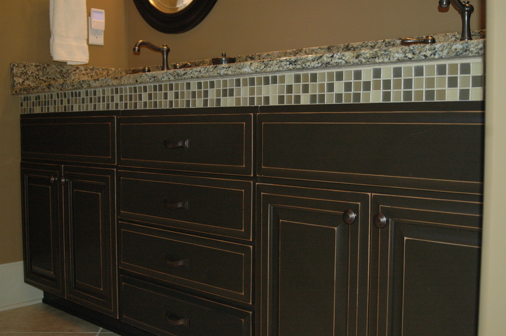 Bathroom - transitional bathroom idea