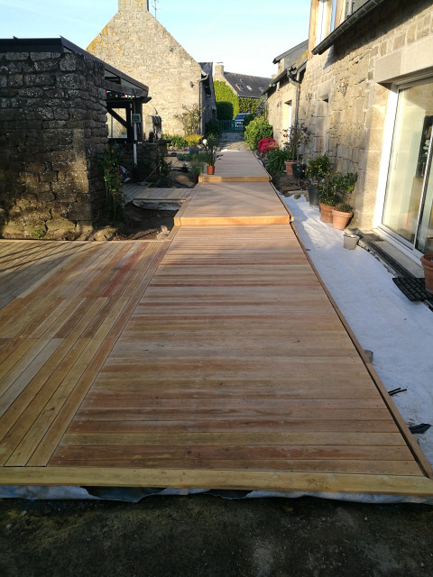 Cr&eacute;ation d'une terrasse &agrave; Carnac contemporary-deck