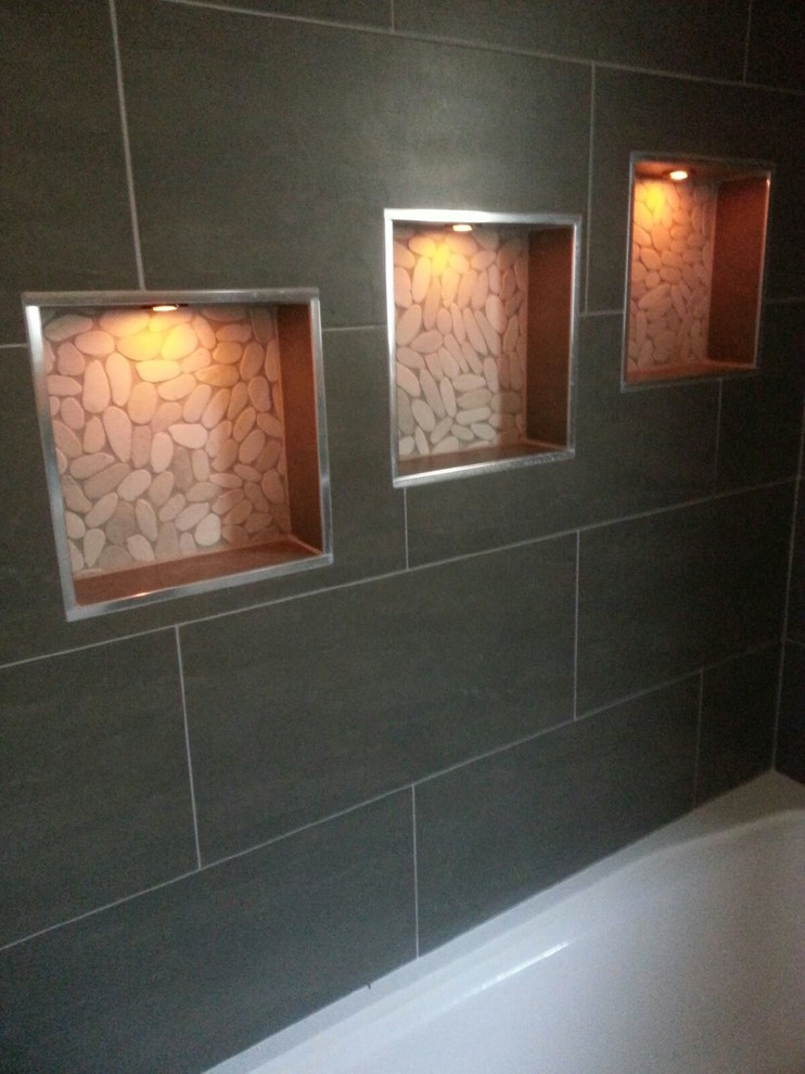 Bathroom - contemporary bathroom idea in Los Angeles